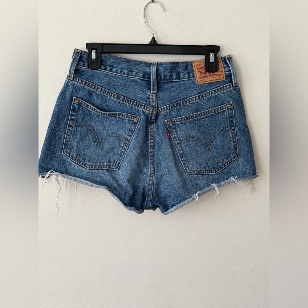👖 Levi’s 501 Denim Cutoff Shorts - Size 28 👖